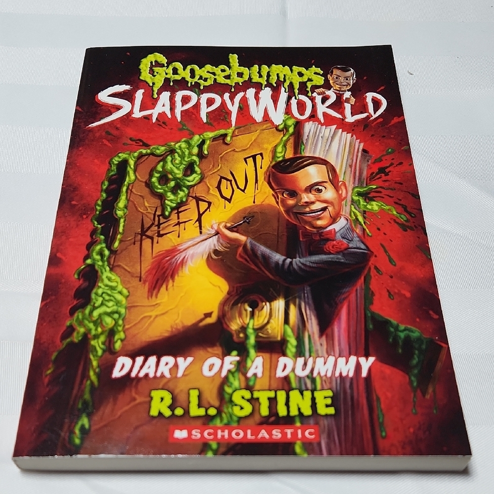 Goosebumps SlappyWorld Book -- Diary of A Dummy